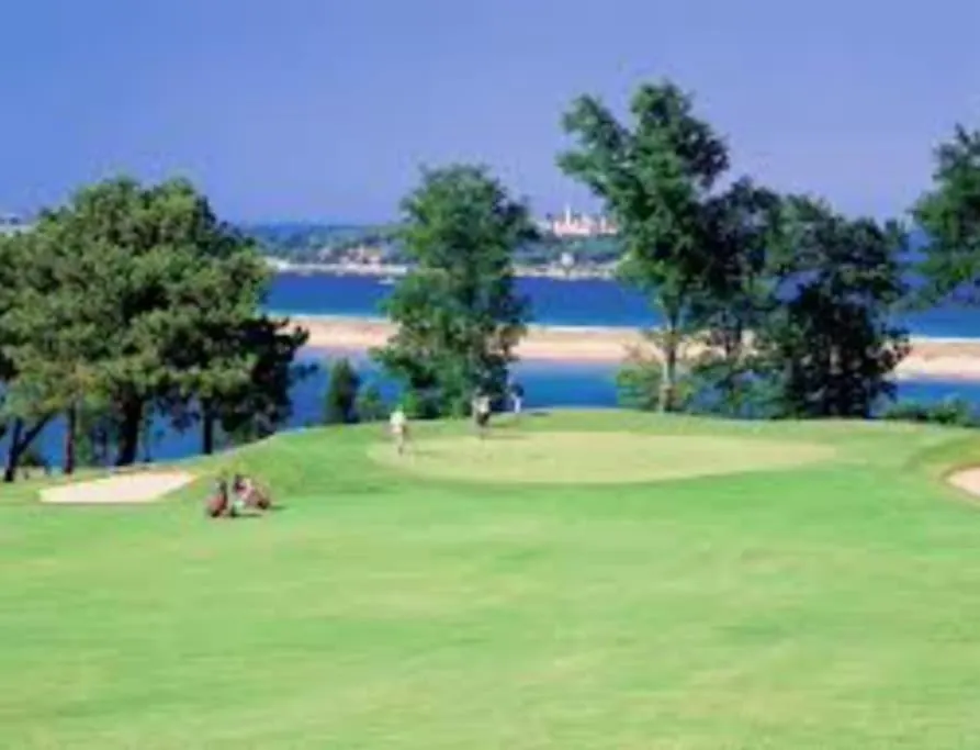 Apto Pedrena Golf Y Surf